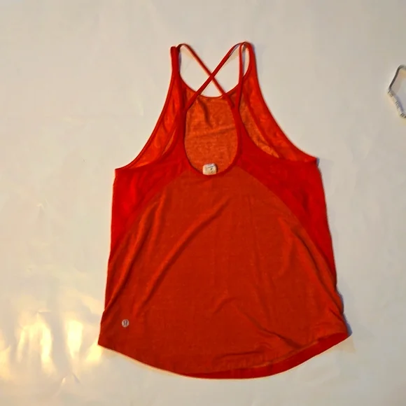 Lululemon run off Route tank size 4 Red - Picture 4 of 8